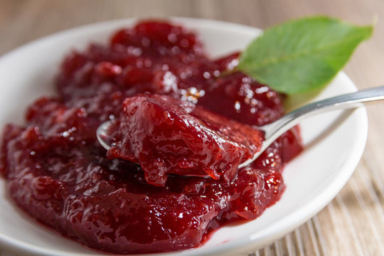 Kirschgelee Bilder – Durchsuchen 145 Archivfotos, Vektorgrafiken und ... Kirschgelee Bilder – Durchsuchen 145 Archivfotos, Vektorgrafiken und ...