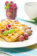 Leckere waffel desert auf dem tisch