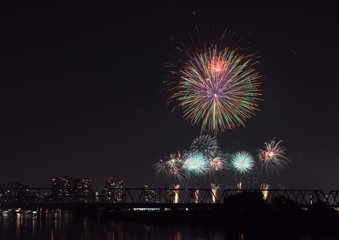 Fototapeta premium Beautiful Tokyo firework from Tokyo Odaiba area