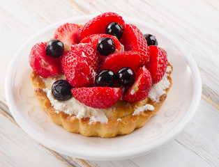 Fresh berry tart