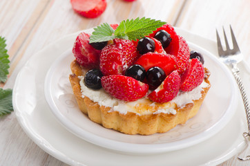 Fresh berry tart