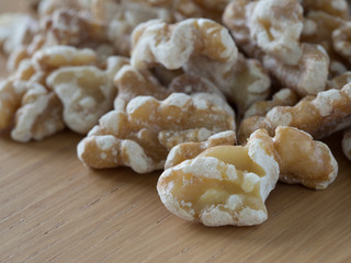 ローストウォールナッツのアップ