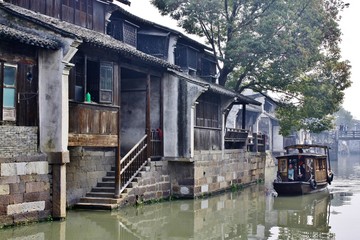 Fototapeta na wymiar 中国の川のある風景