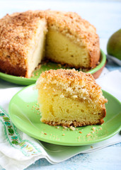 Pear crumble cake