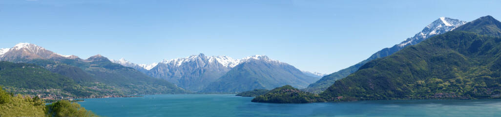 Fototapeta na wymiar Panorama of the Lake of Como from the Mountains