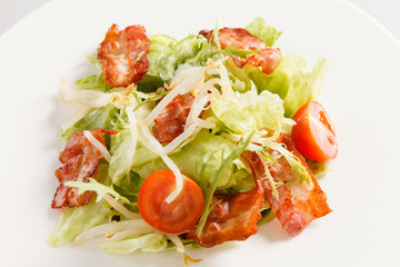 salad with bacon
