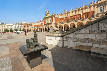 Cracow - the old city - sukiennice © Rochu_2008