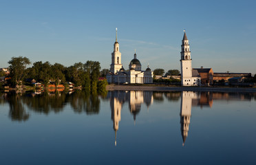 Fototapeta na wymiar Leaning Tower and the Spaso-Preobrazhensky Cathedral. Nevyansk.