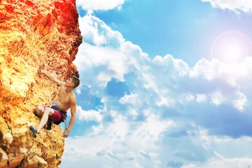 Rolgordijnen muscular man climbing © vetkit