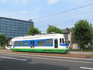 Obraz premium 一両編成の福井鉄道