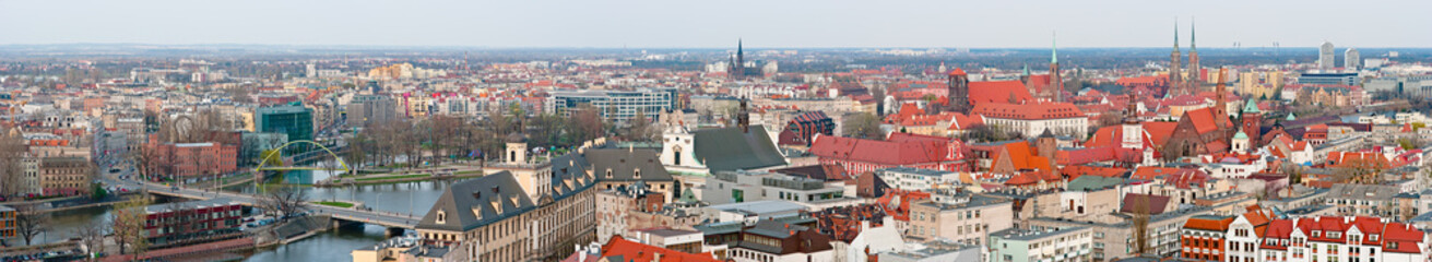 Fototapeta na wymiar Panoramic cityscape of Wroclaw, Poland