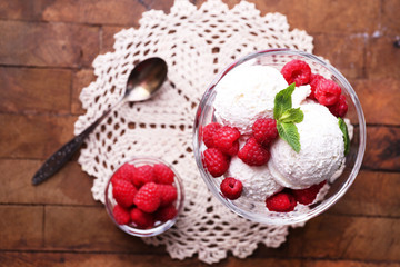 Creamy ice cream with raspberries