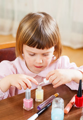 girl making manicure