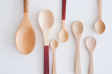 Holzlöffel auf freiem Hintergrund