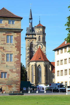 Stuttgart, Stiftskirche (aus dem Schloßplatz) - Juli 2014