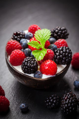 Coconut ice cream with fresh fruits