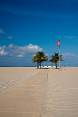 Obraz na płótnie Canvas Beach, Weg, Florida, Fahne, USA, Amerika, Partriotismus