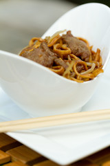 Beef chow mein al fresco