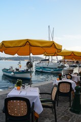 Terrasse de café à Villefranche sur Mer