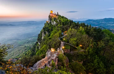 Plexiglas foto achterwand San Marino Castle at Sunrise © evgo