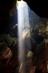 Fototapeta na wymiar Sunbeam into the cave at the national park