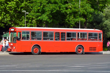 Fototapeta na wymiar autobus urbano