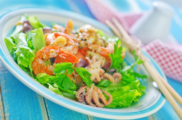 salad with shrimps