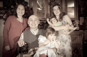 Obraz na płótnie Canvas Christmas portrait of happy family