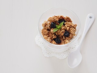 グラノーラ・ヨーグルト