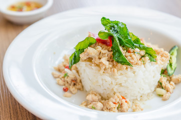 Spicy fried chicken with basil and rice