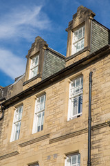Fototapeta na wymiar Front view of vintage facades in Edinburgh