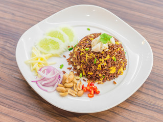 Fried rice with curry crab