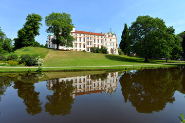 Fototapeta na wymiar Celler Schloss, Residenz, Schlosspark, Niedersachsen, Celle