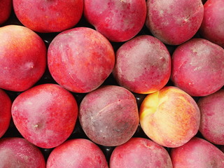 Peaches market organic