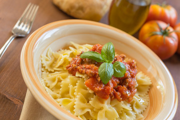 Farfalle al ragù