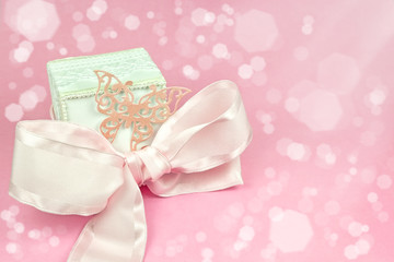 pink bow announcement
