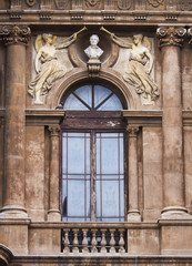 Obraz premium Old sicilian window