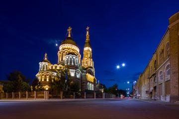 Fototapeta na wymiar Blagoveshensky cathedral in Kharkov, Ukraine