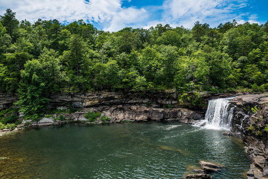 Fototapeta Waterfall at Little River Canyon National Preserve 