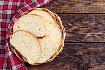 Slices bread in plate