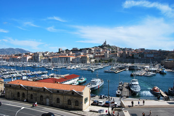 Vieux port de Marseille et Notre Dame de la Garde