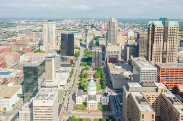 Fototapeta na wymiar Aerial View of the city of Saint Louis, Missouri as seen from th