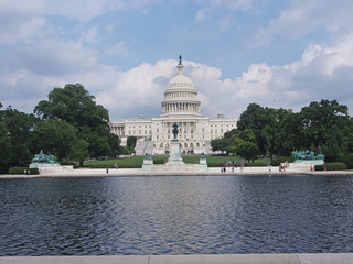 Fototapeta premium United States Capitol Building with reflecting pool