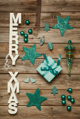 Merry Xmas Weihnachtskarte mit weiß und türkis auf Holz