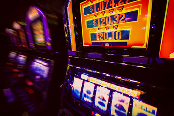 Spielautomat im Casino - 67370189