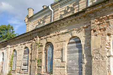 Obraz premium Old abandoned house in Grodno, Belarus