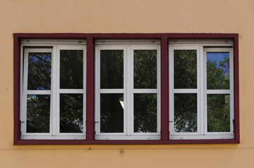 trois fenêtres