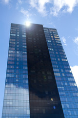 Naklejka premium mirrored skyscraper