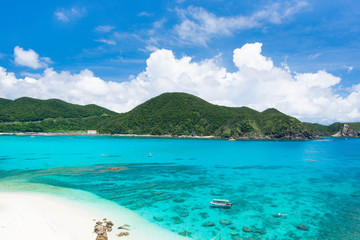 沖縄の海・渡嘉敷島ハナリ島