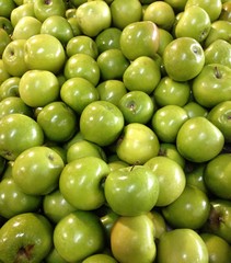 a pile of green apple
